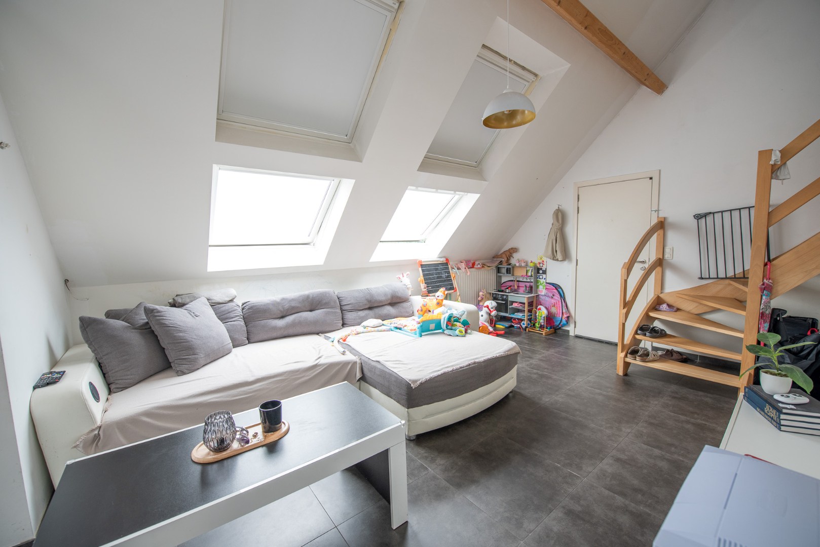 Ruim dakappartement met 2 ruime zonneterrassen te huur in Zulte - foto 3