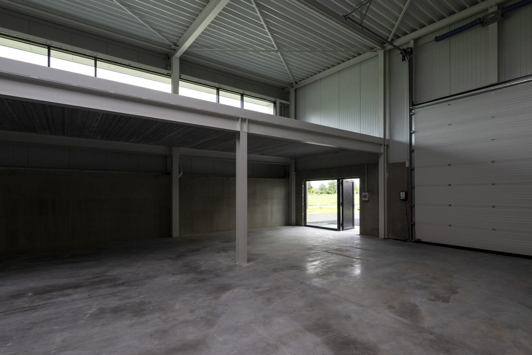 Magazijn 220m² met mezzanine van 94m² met grote raampartij - foto 5