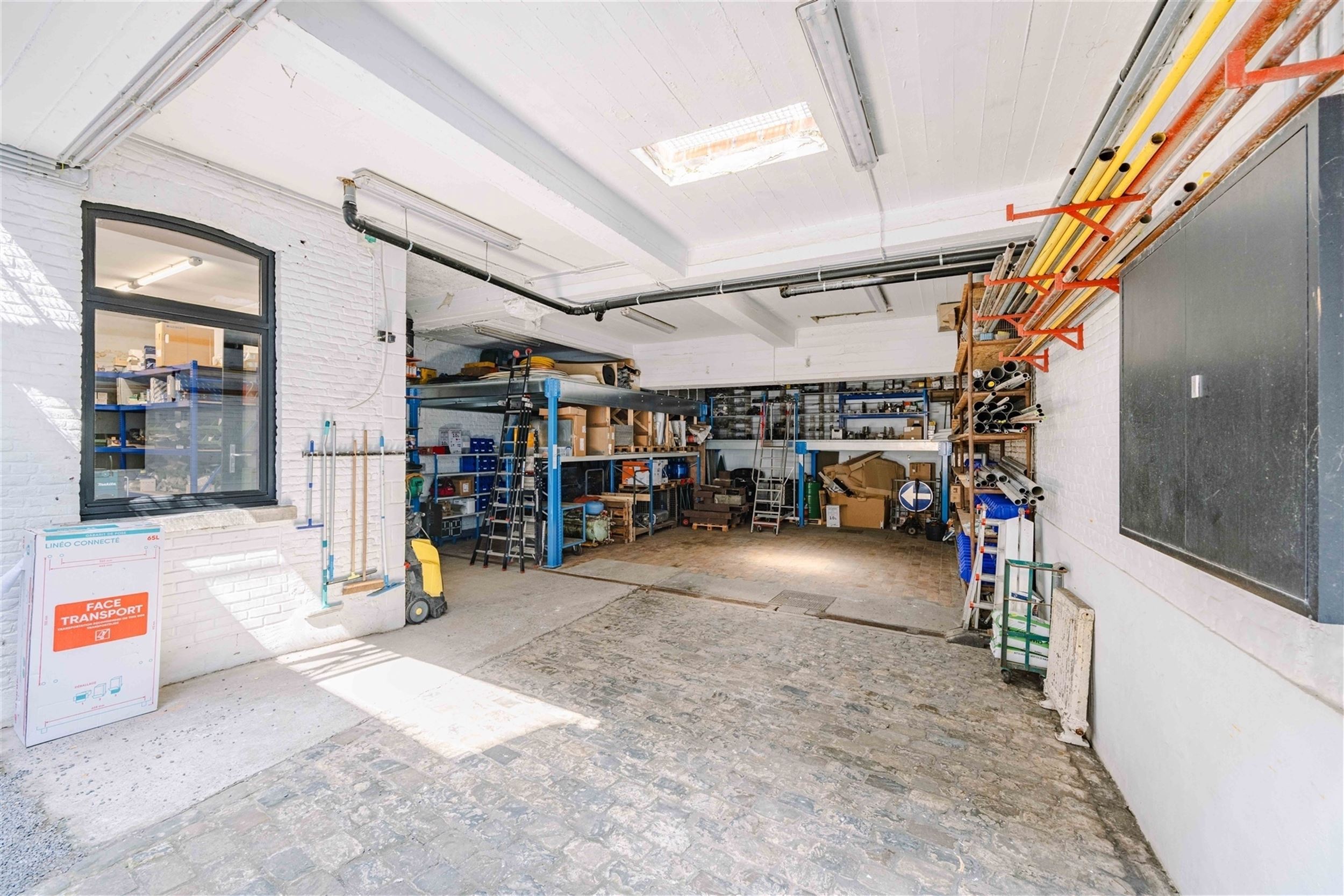 Multifunctioneel handelspand met af te werken loft - foto 2