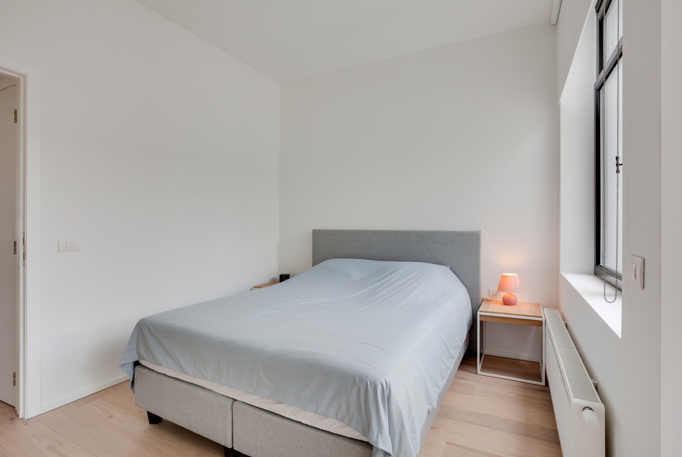 Prachtig gemeubeld app. met 2 slpk. op 3e verd. in trendy buurt in centrum Antwerpen - foto 5