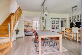 CHARMANT EN LICHTOVERGOTEN WONEN TE BIERBEEK MET 3 SLAAPKAMERS, 2 STAANPLAATSEN EN ÉÉN IDYLLISCHE TUINKAMERRust: aan. Zorgen: uit. Want in deze...
