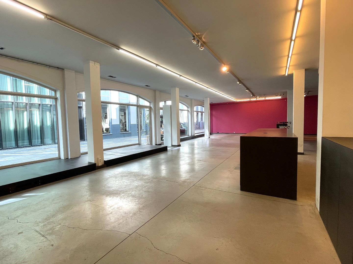 Commercial for rent in Kortrijk - photo 1