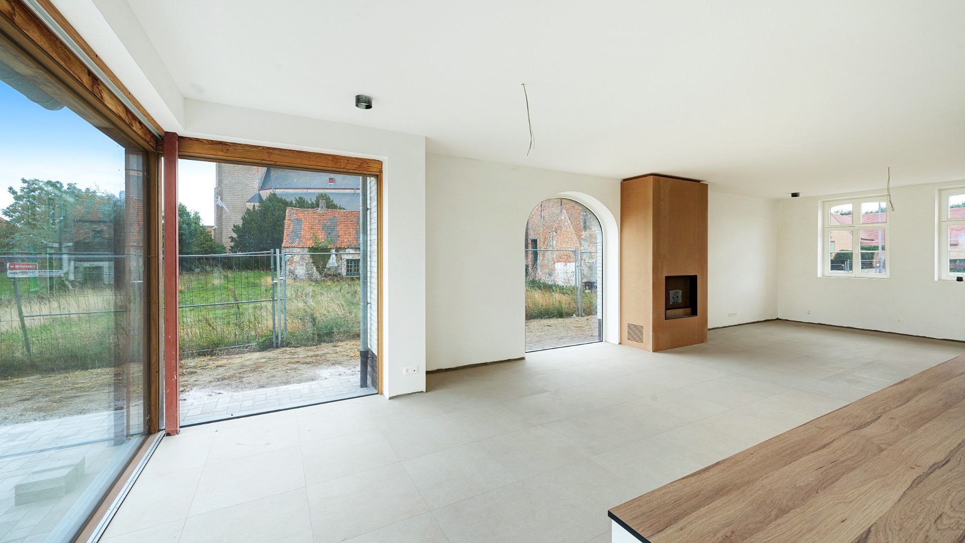 Prachtig afgewerkte nieuwbouwwoning met 4 slaapkamers, met ruime garage, tuin en prachtig zicht op de velden - foto 4