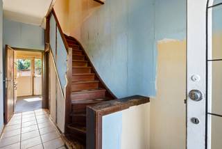 Bent u op zoek naar een totaal te renoveren woning met 3 slaapkamers in Wijnegem nabij scholen, openbaar vervoer en het Wijnegem Shopping Center?...
