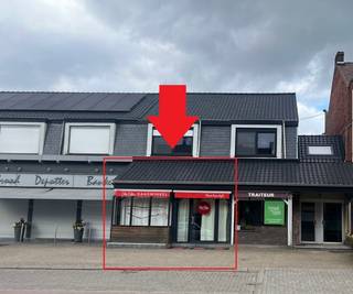 Bent u op zoek naar een interessant investeringspand? Dat hebben wij te koop voor jou!Deze commerciële ruimte is gelegen op een perfecte locatie met...