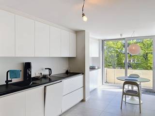 De snelste manier om een bezoek te brengen aan dit appartement? Vraag je bezoek aan via de rode knop op onze website (www.dewaele.com) en je...