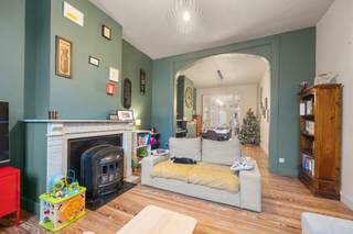 Ideaal gelegen op een steenworp van het stadscentrum van Doornik, bestaat deze prachtige karakterwoning in “Horta”-stijl, gerenoveerd en met...