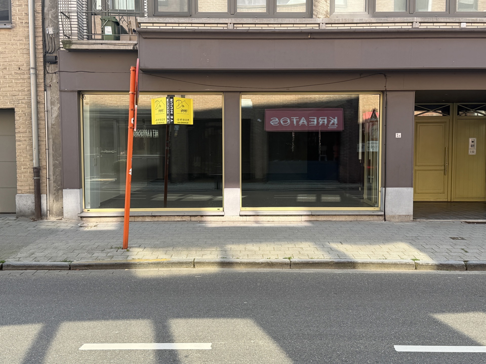 Ruim gelijkvloers handelspand/kantoor te huur in het centrum van Geel - foto 2