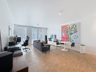 't Eilandje-Cadixwijk: Semi-gemeubeld en luxueus afgewerkt appartement met terras (zuid-georienteerd) en zicht op mooie binnentuin. Indeling:inkomhal...