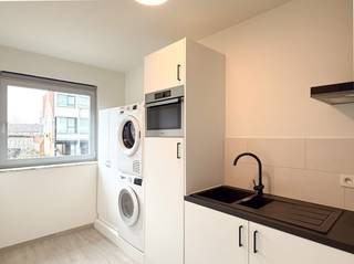 Dit gerenoveerde appartement is gelegen op de eerste verdieping, op een centrale locatie dichtbij het centrum van Beveren. Winkels, openbaar...