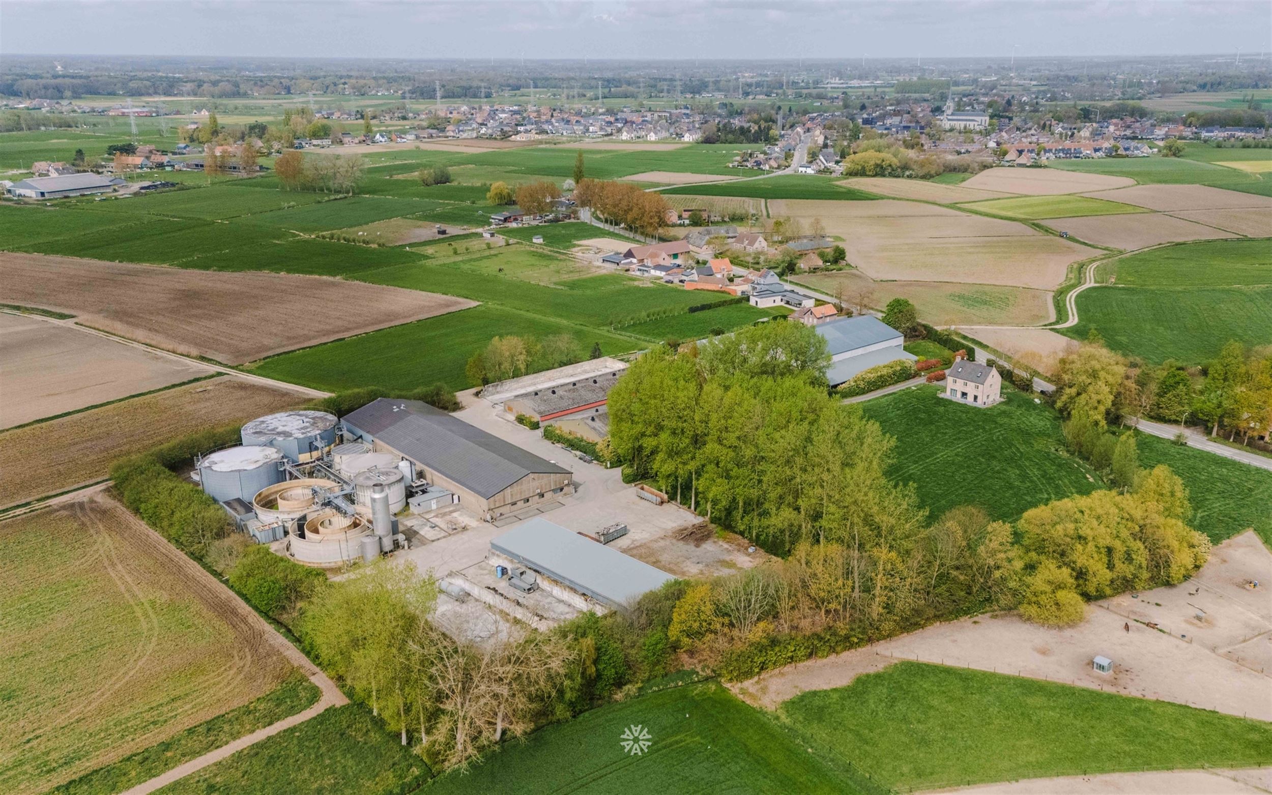 Grootschalige site met veelzijdige infrastructuur en energiepotentieel nabij E17 - foto 4