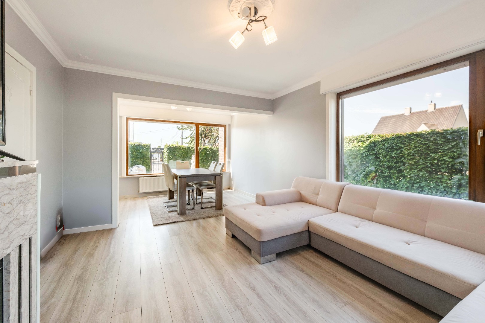 HALF OPEN BEBOUWING OP 267 m² MET GUNSTIGE LIGGING - foto 5