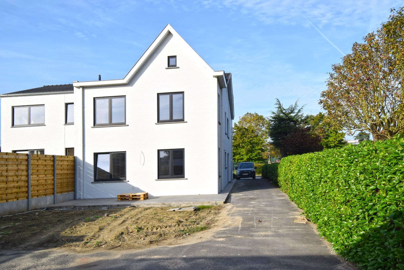 VOLLEDIG GERENOVEERD APPARTEMENT MET GARAGE - foto 2