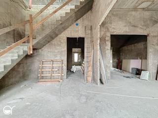 De loft in Residentie Van Simaey belichaamt ware ruimtelijke vrijheid met zijn open, loftachtige indeling, industriële elementen en stijlvolle details. Deze unieke leefruimte biedt bewoners een ongeëvenaarde combinatie van eigentijds design en historische ambiance, waardoor het de ideale plek is voor wie op zoek is naar een inspirerende en karaktervolle woonervaring. Het appartement heeft een BVO van 250m².<br /><br />Wenst u meer informatie? Contacteer ons en maak een afspraak met Benjamin op 0473 97 08 80 of benjamin@rosseel.be.