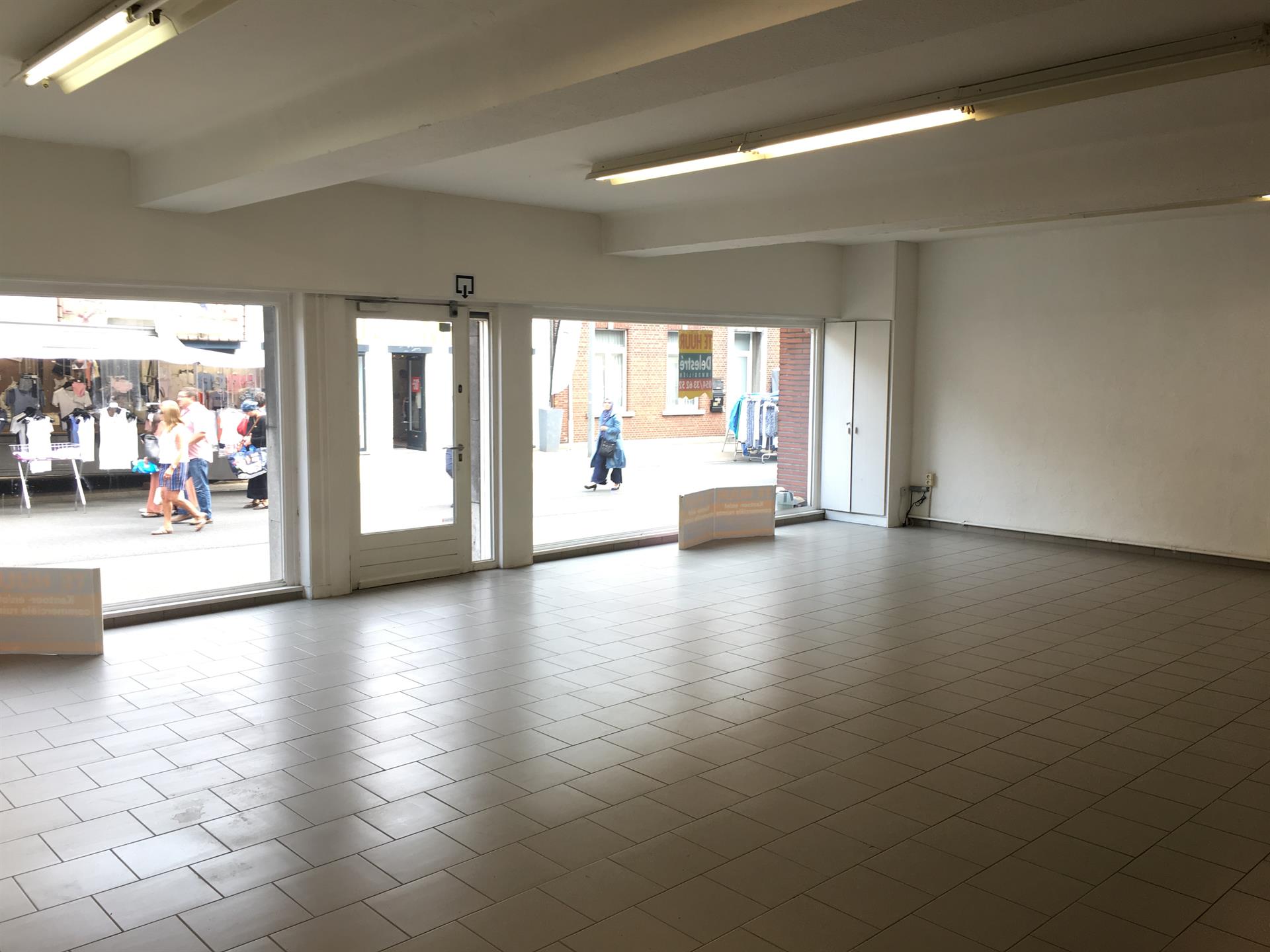 HANDELSGELIJKVLOERS/KANTOOR IN BEVERLO - foto 4