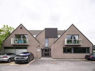 À Sint-Martens-Latem, une clinique privée entièrement aménagée est proposée à la vente.Cette propriété clé en main combine une infrastructure...