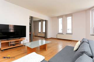 Deze prachtige duplex bevindt zich in het hart van Dendermonde, op wandelafstand van het Heldenplein en de Oude Vest.Op het gelijkvloers vindt u een...