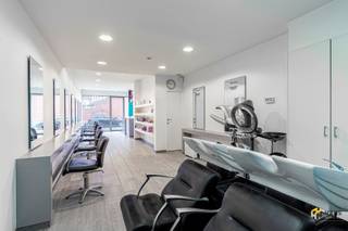 Immeuble commercial polyvalent (163 m²) avec de nombreuses possibilités à Anvers (2020). L'immeuble jouit d'une situation très centrale, de sorte que...