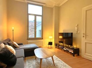 Étage 1woonkamer3,2m x 5,2m = 16,6m² ( pelliculage )woonkamer3,4m x 3,5m = 11,9m² ( pelliculage )trappen3,5m x 1,6m = 5,6m² ( plancher )keuken3,0m x...