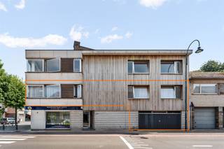 Uniek appartement (295m2!) met veranda, tuin, 4 slpks en lift in centrum Balen. Belangrijkste troeven: - Kwalitatieve materialen en volledig...