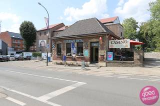 HANDELSFONDS OVER TE NEMEN - crèmerie, broodjeszaak en koffiebar met terras en parking op uitstekende ligging.Bloeiende handelszaak over te nemen...