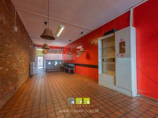 HANDELSPAND VAN 102m² IN HET CENTRUM VAN MAASEIK.TROEVEN- Commerciële toplocatie pal in het centrum van Maaseik!- Gelegen op wandelafstand van de...