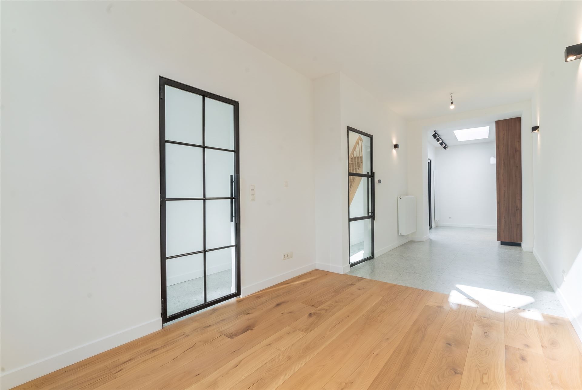Karaktervolle, volledig gerenoveerde woning met 3 slpk - foto 5
