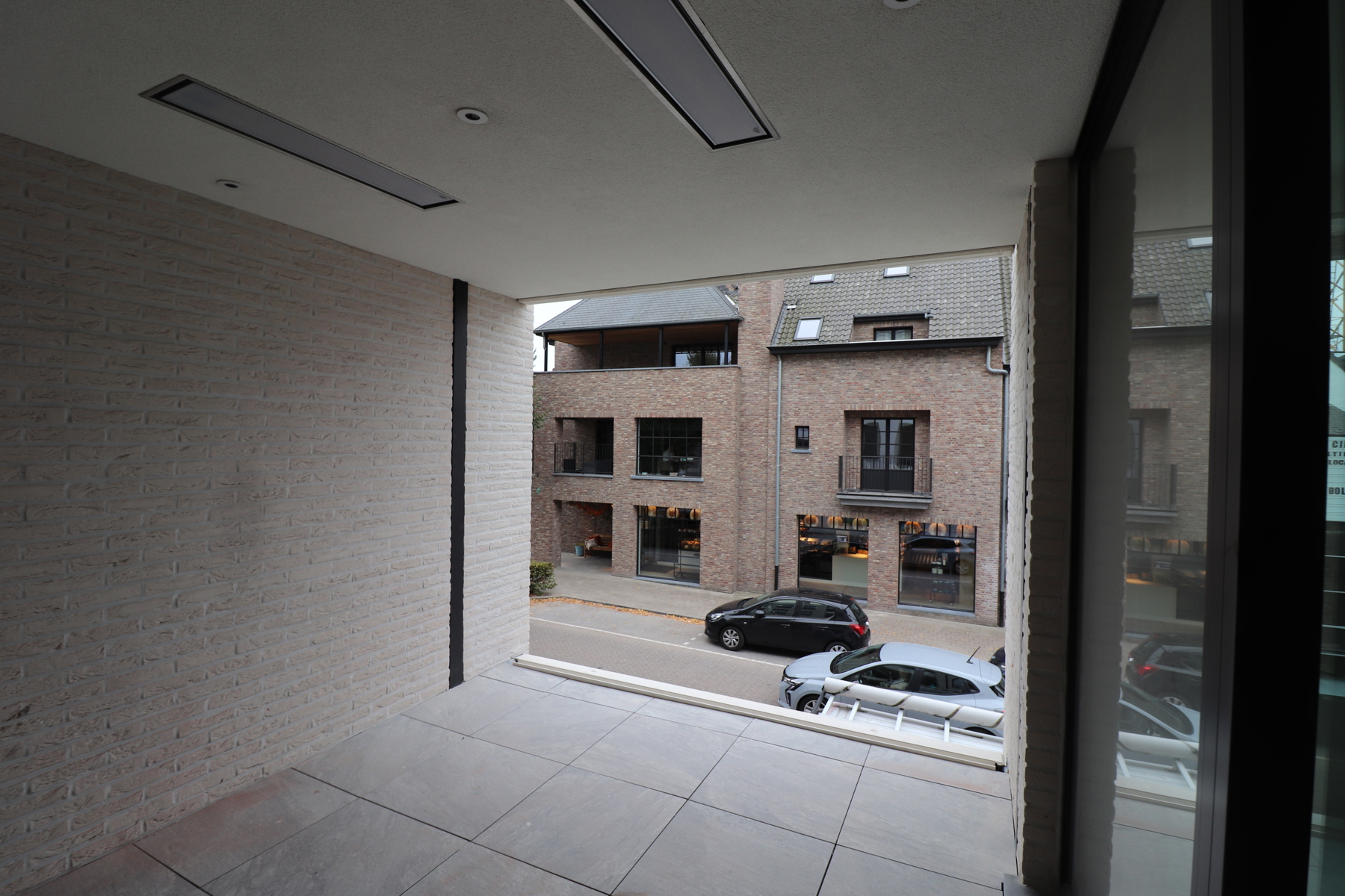 Nieuwbouw appartement op de 1ste verdieping van 95,50m² met 2 slaapkamers en terras.  - foto 5