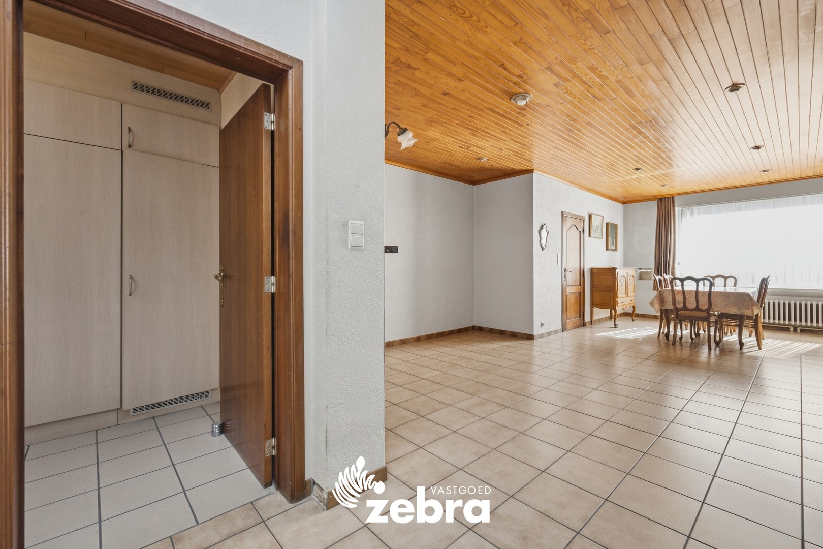 Ruime woning met 4 slaapkamers op een perceel van 601 m² te Meulebeke! - foto 5