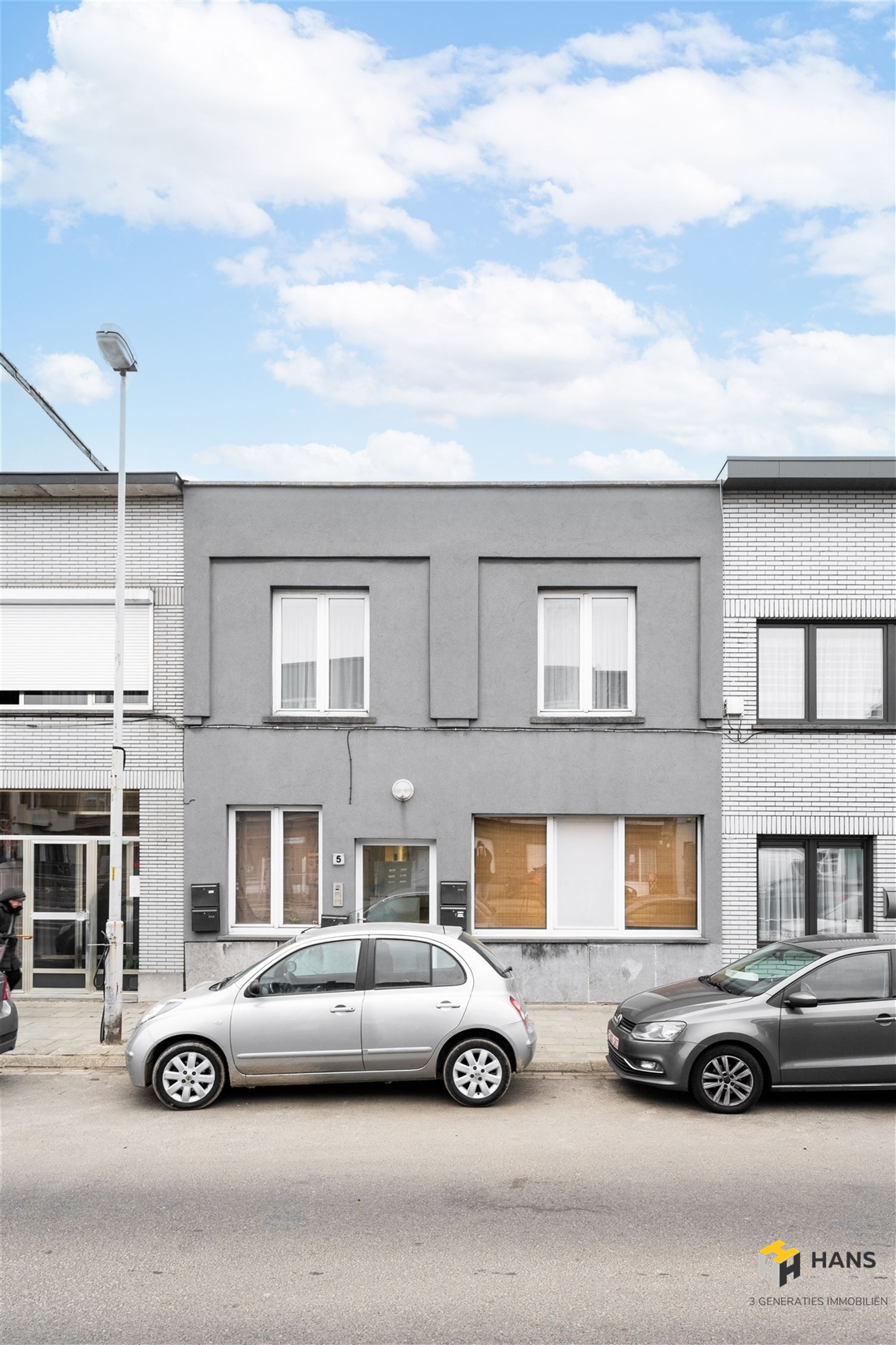 Opbrengsteigendom (232 m²) bestaande uit 4 kamers en 1 appartement  in Deurne - foto 1