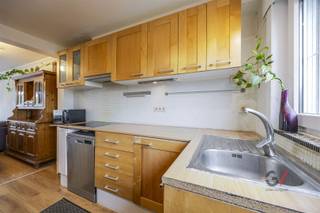 Bel-etage met tuin, garage én topligging in Herent!Op zoek naar een instapklare woning met ruimte, licht en een uitstekende ligging?Deze charmante...