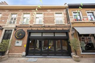 Centraal gelegen commerciële ruimte/restaurant, pal in het centrum van Tienen, met een oppervlakte van maar liefst 311 m², inclusief een...