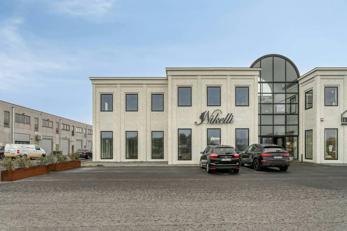 Stijlvol handelspand met tal van mogelijkheden (482 m²) te huur - foto 1