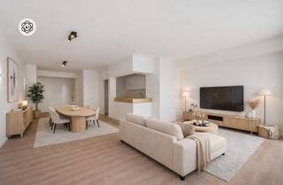 Te koop: Prachtig gerenoveerd appartement op TOPligging Oostende!

In één van de meest gegeerde straten van Oostende, op amper 100 meter van het strand, bevindt zich dit volledig gerenoveerde appartement.
Het appartement werd met oog voor detail en kwalitatieve materialen vernieuwd, waardoor u hier geniet van een instapklaar en zorgeloos wooncomfort.

Wat maakt dit pand uniek?
Via de inkomhal bereikt u twee volwaardige slaapkamers, een stijlvol vernieuwde badkamer en een apart toilet. Verder komt u in de lichtrijke leefruimte met open keuken, waar u geniet van een aangenaam zicht over de stad. De open keuken vormt een echte blikvanger: een nieuwe Dovy-keuken met composiet werkblad en kwalitatieve toestellen waarop nog garantie van toepassing is.

Een extra troef zijn de twee terrassen, zowel aan de voor- als achterzijde van het appartement, waardoor u op elk moment van de dag van een buitenruimte geniet.

Daarnaast bestaat de mogelijkheid om een staanplaats met berging in de residentie bij aan te kopen voor € 25.000. 

Voor wie is dit ideaal?
Ideaal voor wie op zoek is naar een instapklaar appartement aan zee, als vaste woonst, tweede verblijf of investering op toplocatie.

Te koop via Immo Beguin, jouw vastgoedexpert sinds 2009, met kantoren in Ronse, Waregem, Kortrijk, Deinze, Doornik en Lessines.
Meer info of bezoek aanvragen via: arne@immobeguin.be