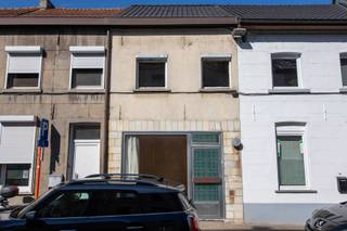 Deze woning ligt in het centrum van Aalst, op wandelafstand van winkels, scholen en openbaar vervoer. Ze beschikt over een ruime leefruimte,...