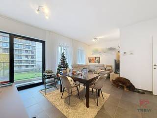 AUDERGHEM, in een groene omgeving en in een nieuw gebouw, "Résidence Delvaux", dicht bij het openbaar vervoer en winkels, mooi ONBESCHIKT...