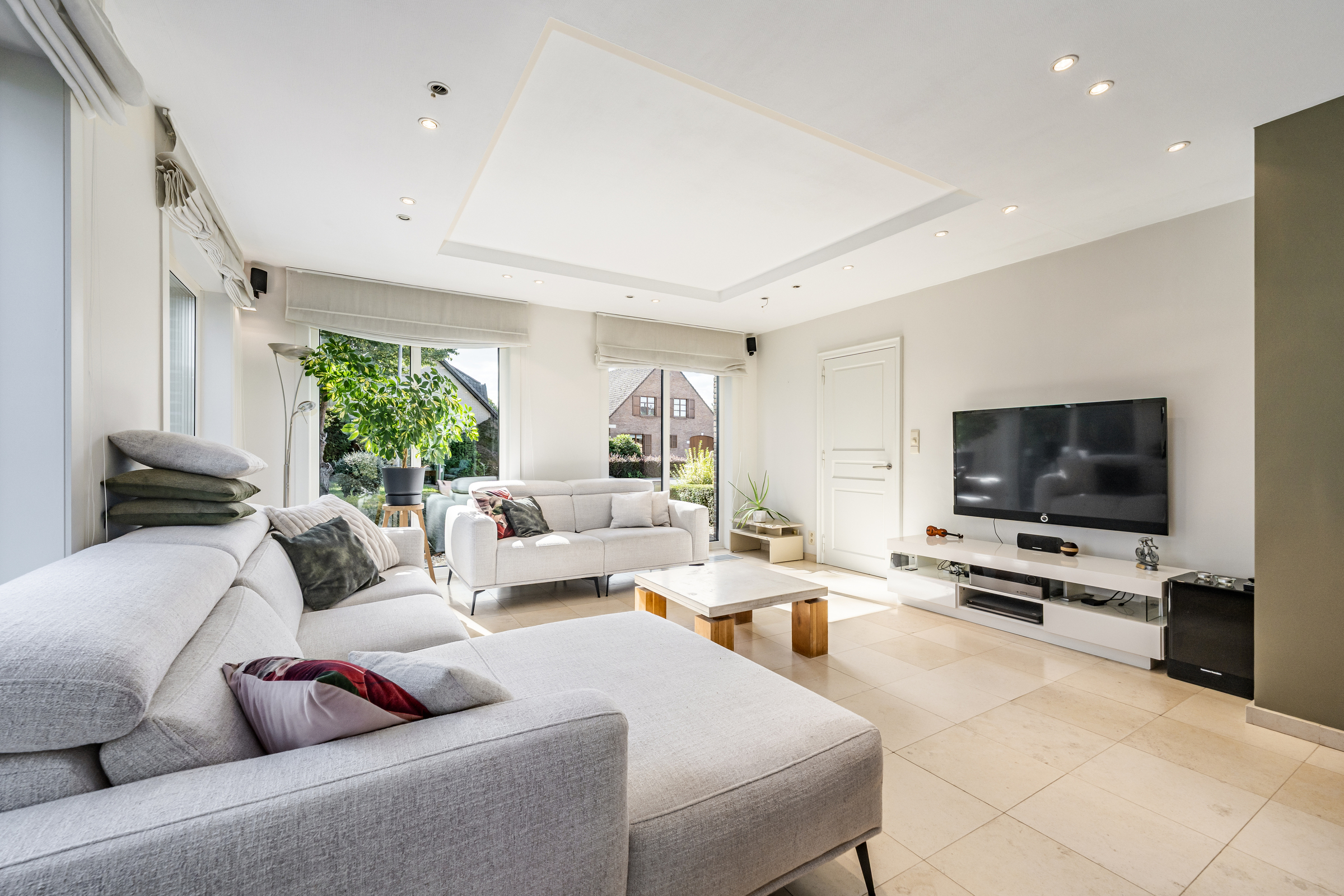 Halfopen bebouwing met 3 slaapkamers, garage en mooie tuin - foto 4