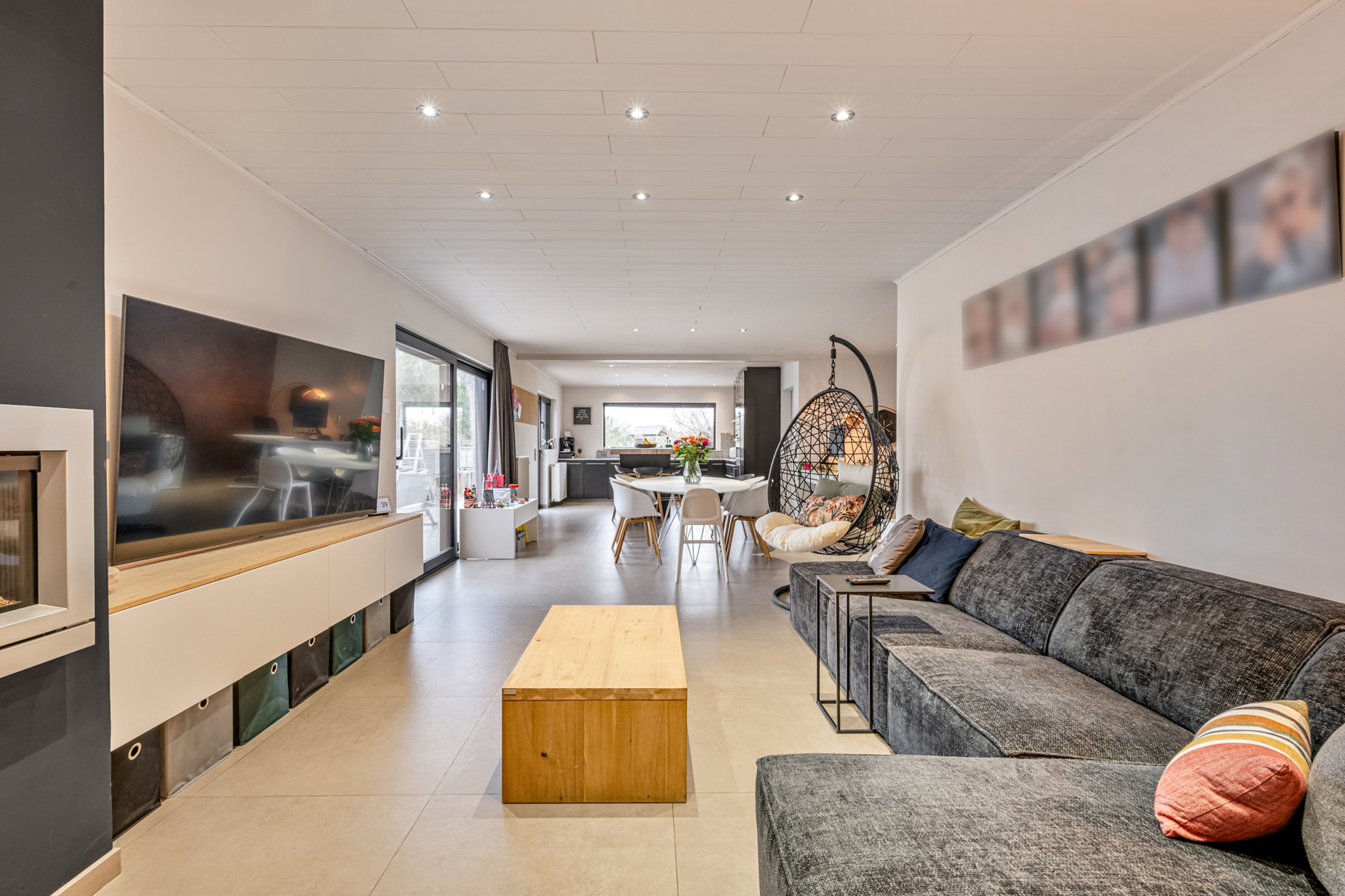 TE KOOP: energiezuinige hedendaagse woning + prak.ruimte ! - foto 1