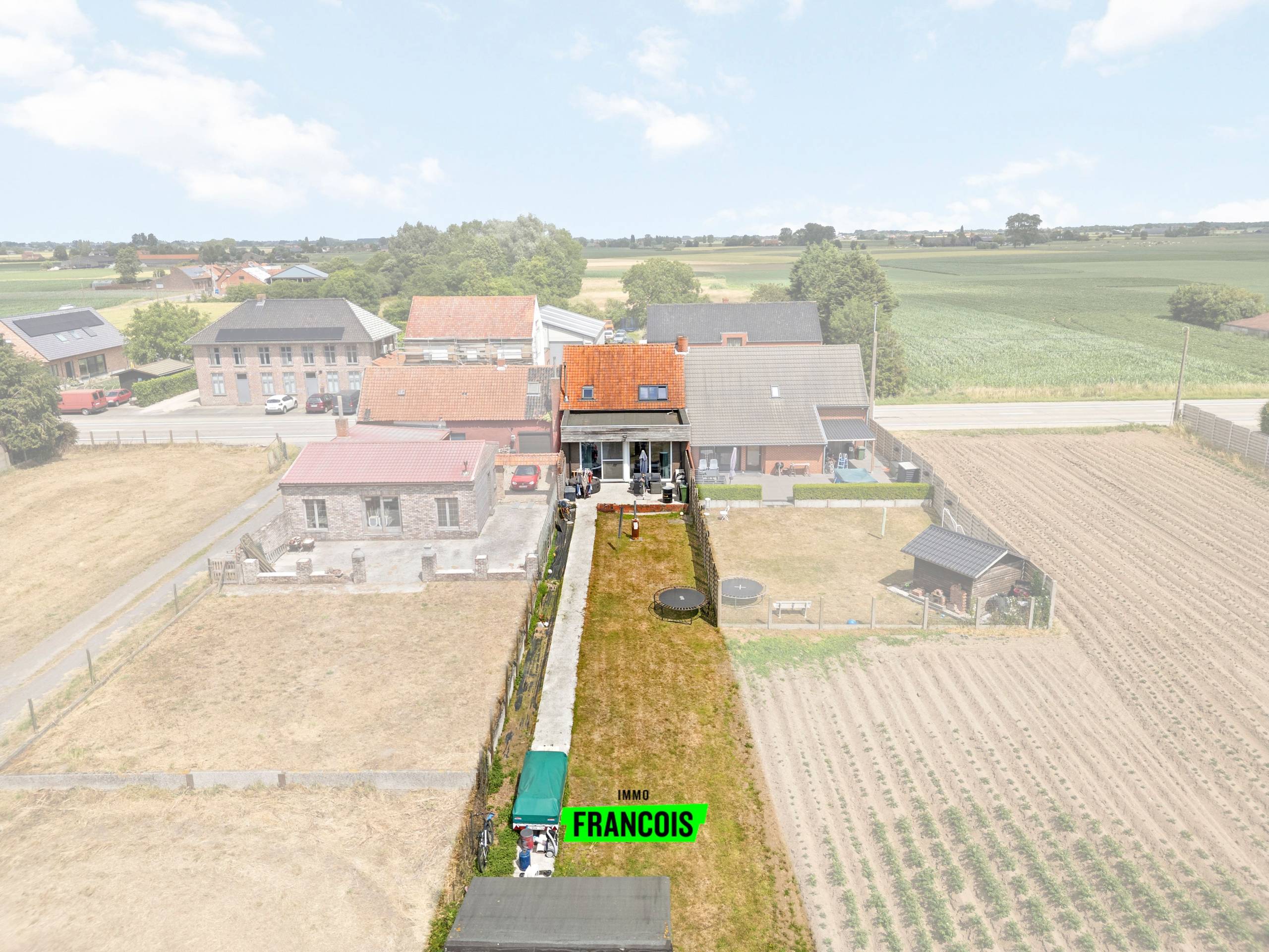 Woning met 3 slaapkamers en grote tuin - foto 1