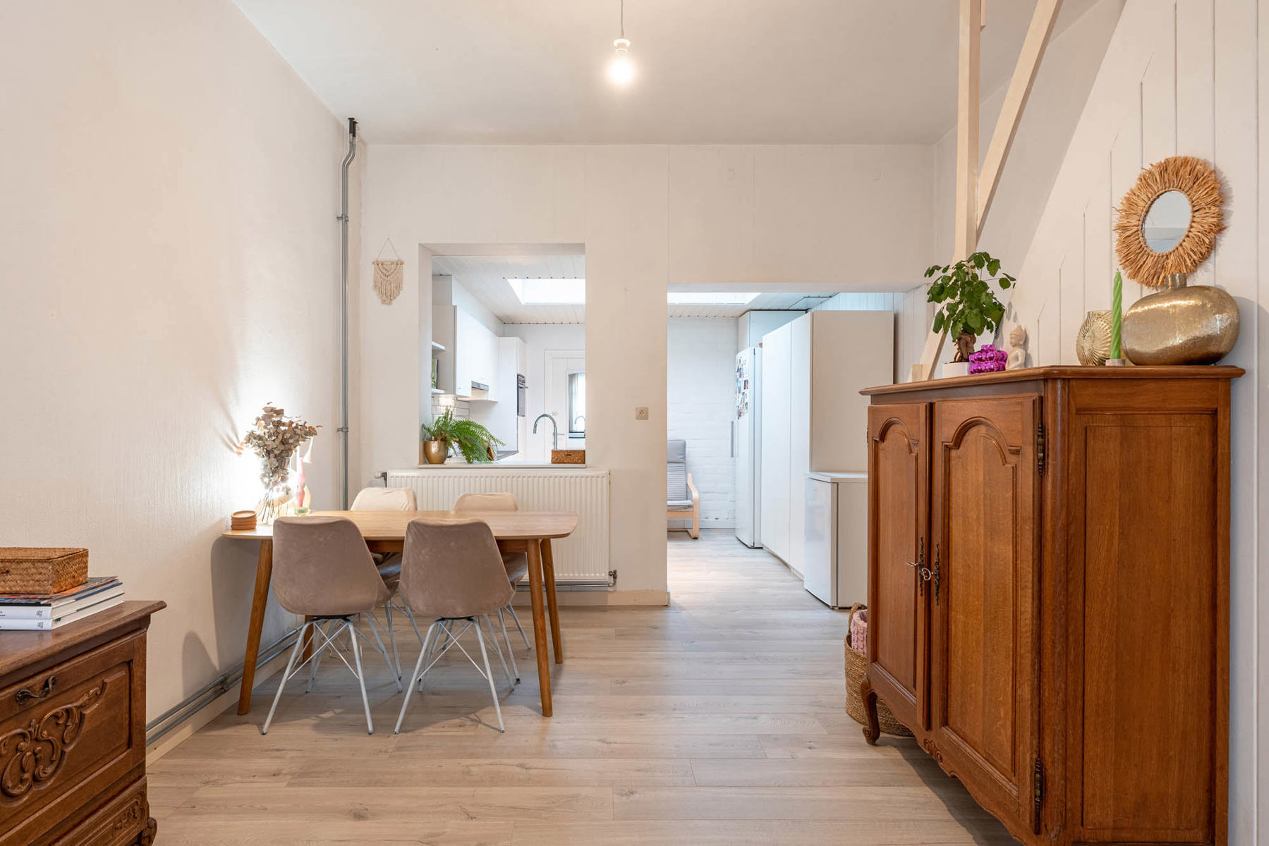 Instapklare stadswoning met 2 slpk, tuin en servitude.  - foto 4