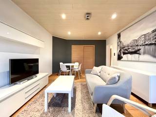 <strong>!!! PLAN NU ONLINE UW BEZOEKAFSPRAAK VIA DE WEBSITE VAN IMMOBOSS !!!</strong><br /><br />Perfect onderhouden & instapklaar gemeubeld appartement. Het appartement bevindt zich op 1 km van Gent-Sint-Pieters station doch is het rustig gelegen! <br />Het gemeubeld appartement omvat: een inkomhal, lichtrijke leefruimte, recente keuken (koelkast, combi-oven, oven, wasmachine & droogkast), ruime slaapkamer met grote kastenwand & aansluitend terras, bureau met ingemaakte kasten & badkamer (inloopdouche, toilet & lavabo).<br /><br /><u>Extra's:</u><br />- EPC-label: B<br />- Beschikbaar vanaf 1/11/2026<br />- Lasten: 100 EUR/maand (verwarming & water privatieve delen met afrekening, elektriciteit gemeenschappelijke delen, onderhoud gemeenschappelijke delen en syndicus)<br />- Exclusief verbruik elektriciteit <br />- <strong>Domicilie verplicht</strong> wegens huurcontract hoofdverblijfplaats<br /><br /><strong>!!! PLAN NU ONLINE UW BEZOEKAFSPRAAK VIA DE WEBSITE VAN IMMOBOSS !!!</strong>