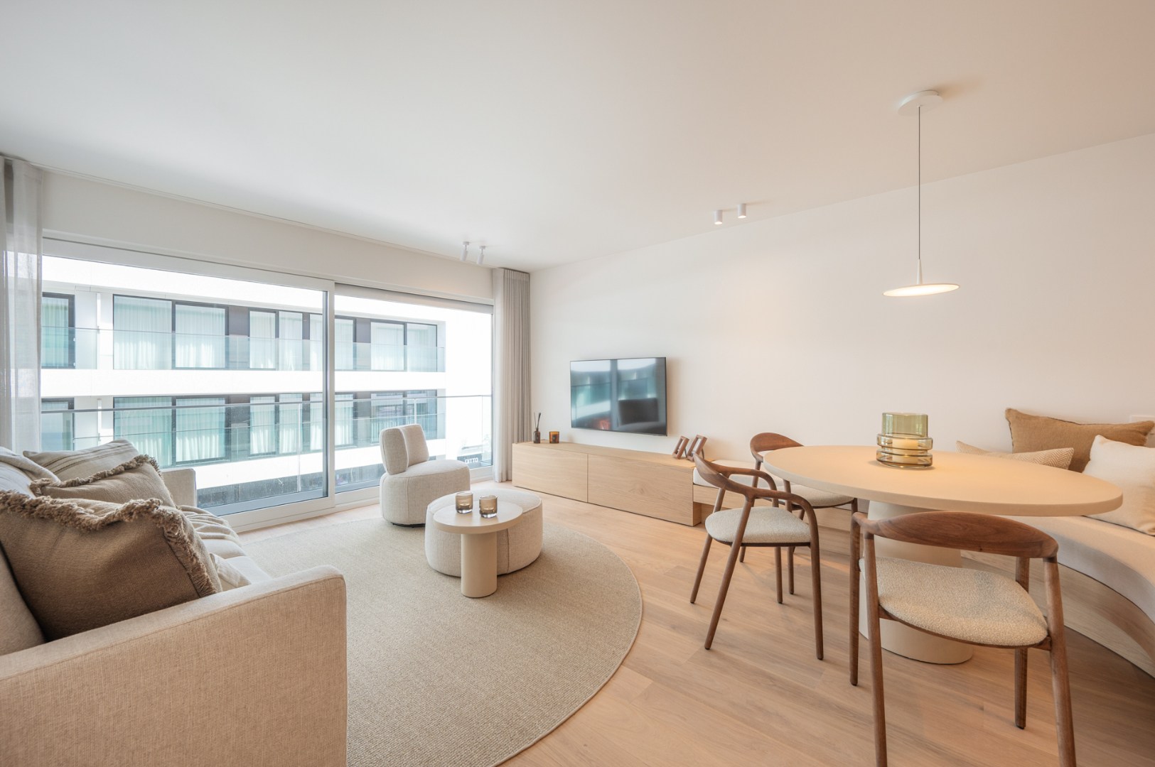 Gerenoveerd appartement met 3 slpks. aan het Lichtorenplein - foto 4