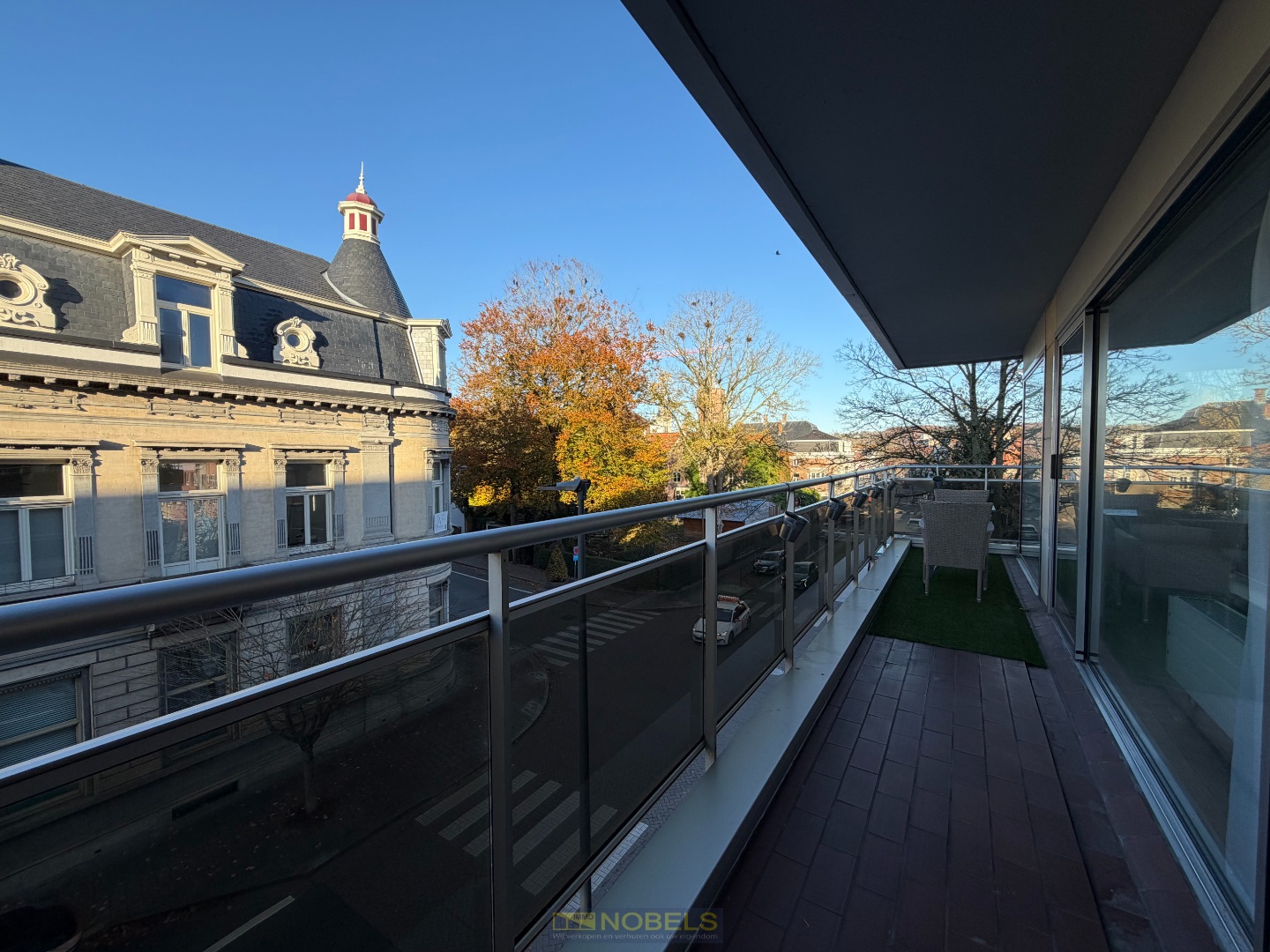 Te huur stijlvol appartement met 3 slaapkamers, centraal gelegen met mooi uitzicht in Ronse - foto 3