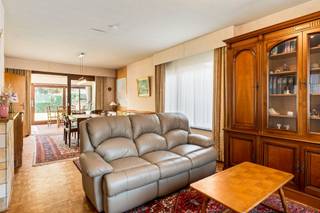 Op een uitermate gunstige locatie gelegen, te renoveren halfopen bebouwing. Vlakbij het centrum van Kapellen, doch ook de...