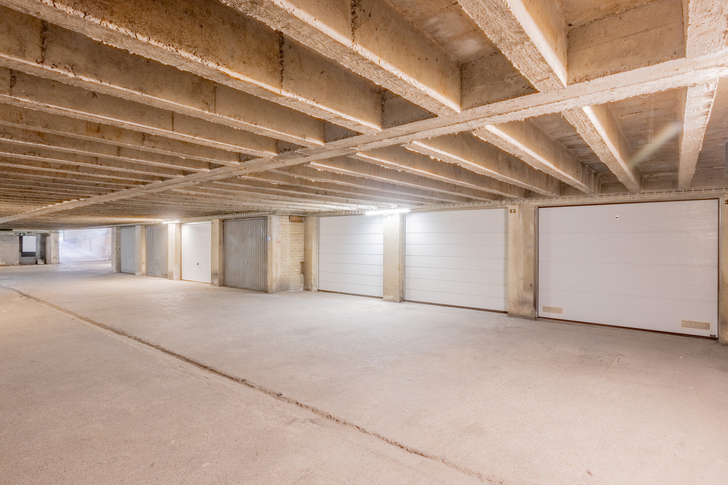 Garage à louer à Bruges - photo 3