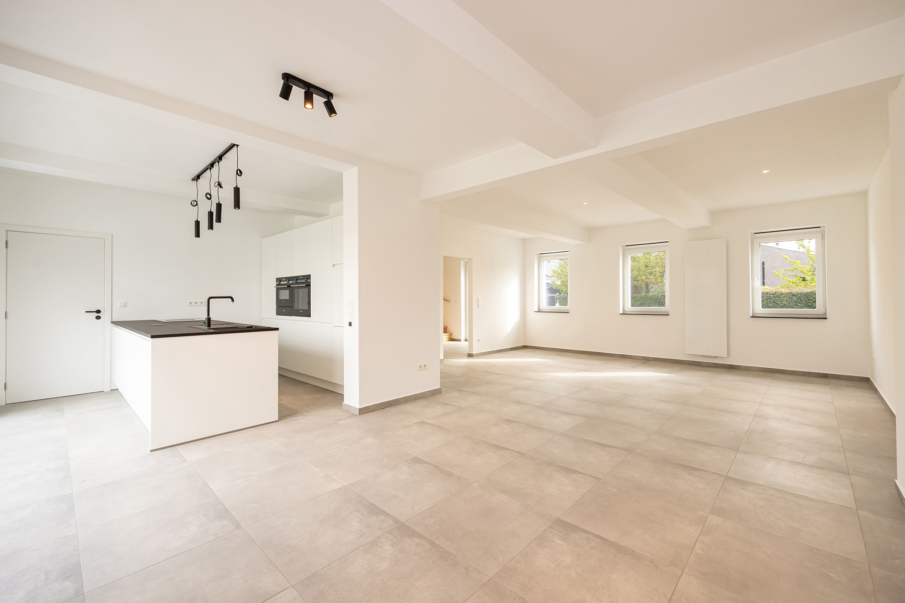 ENERGIEZUINIGE RUIME WONING MET 3 SLPK EN ZUIDWEST TUIN - foto 1
