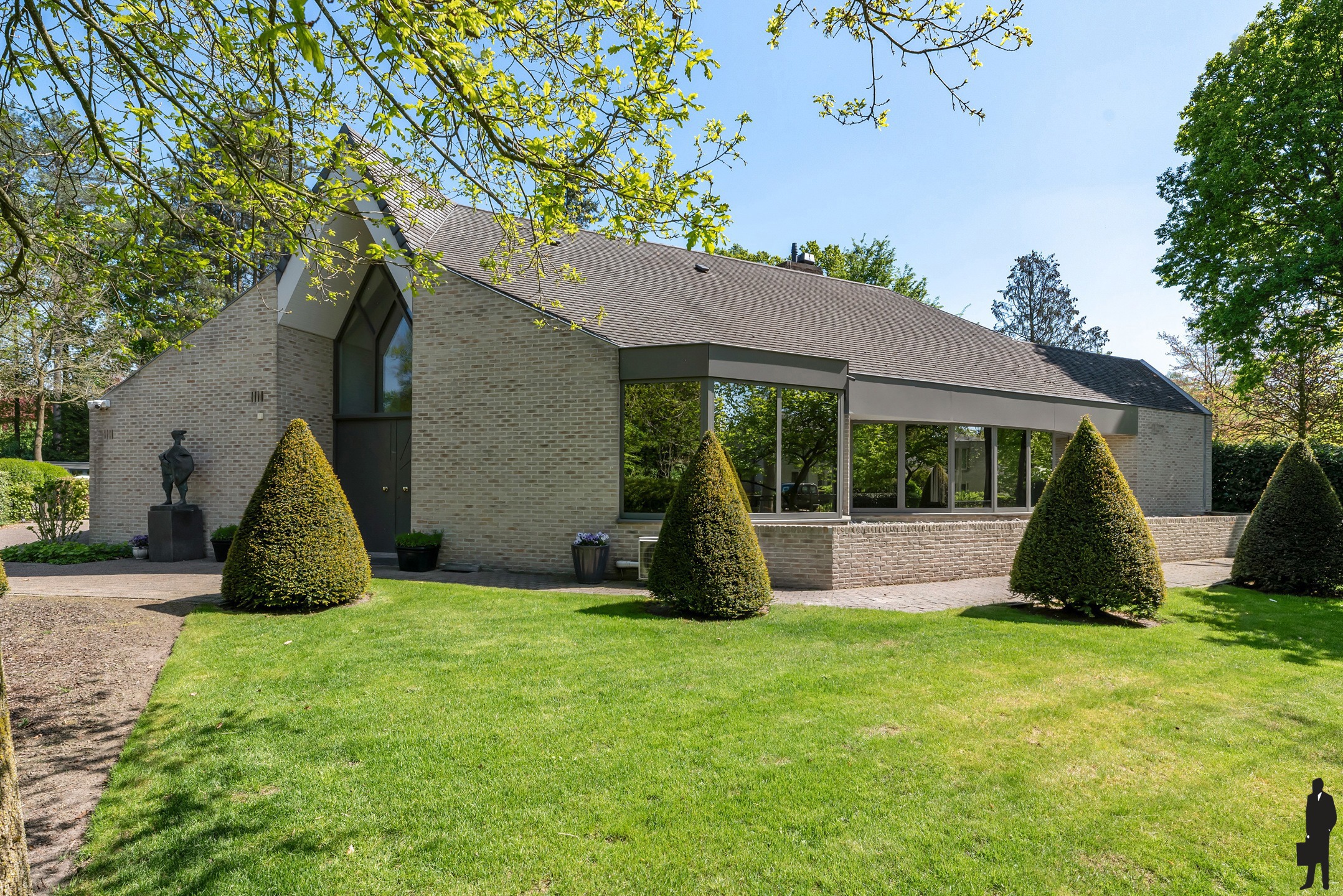 Residentiële villa op hoekperceel van ca. 2.452m² - foto 2