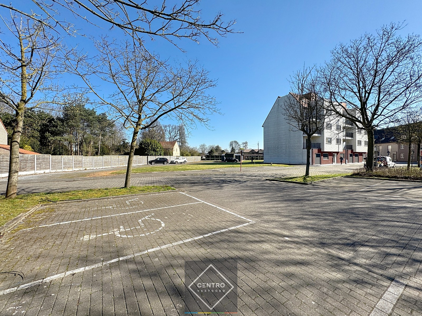 INVESTERING met 22 appartementen + aanpalend perceel projectgrond! - foto 2