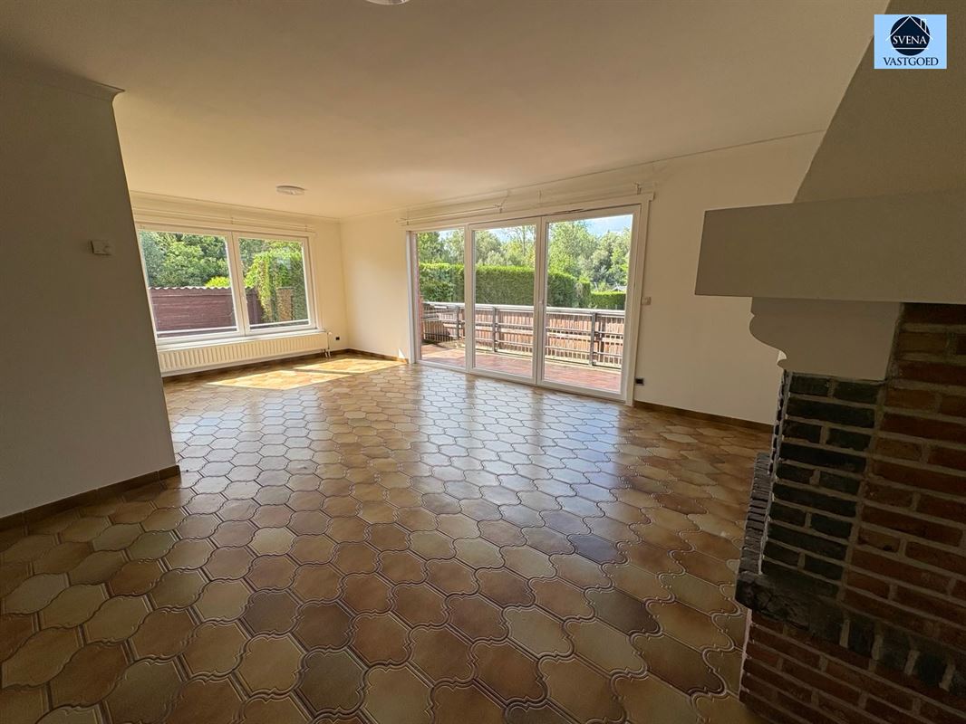 HALFOPENBEBOUWING MET 3 SLAAPKAMERS, TUIN EN GARAGE - foto 4