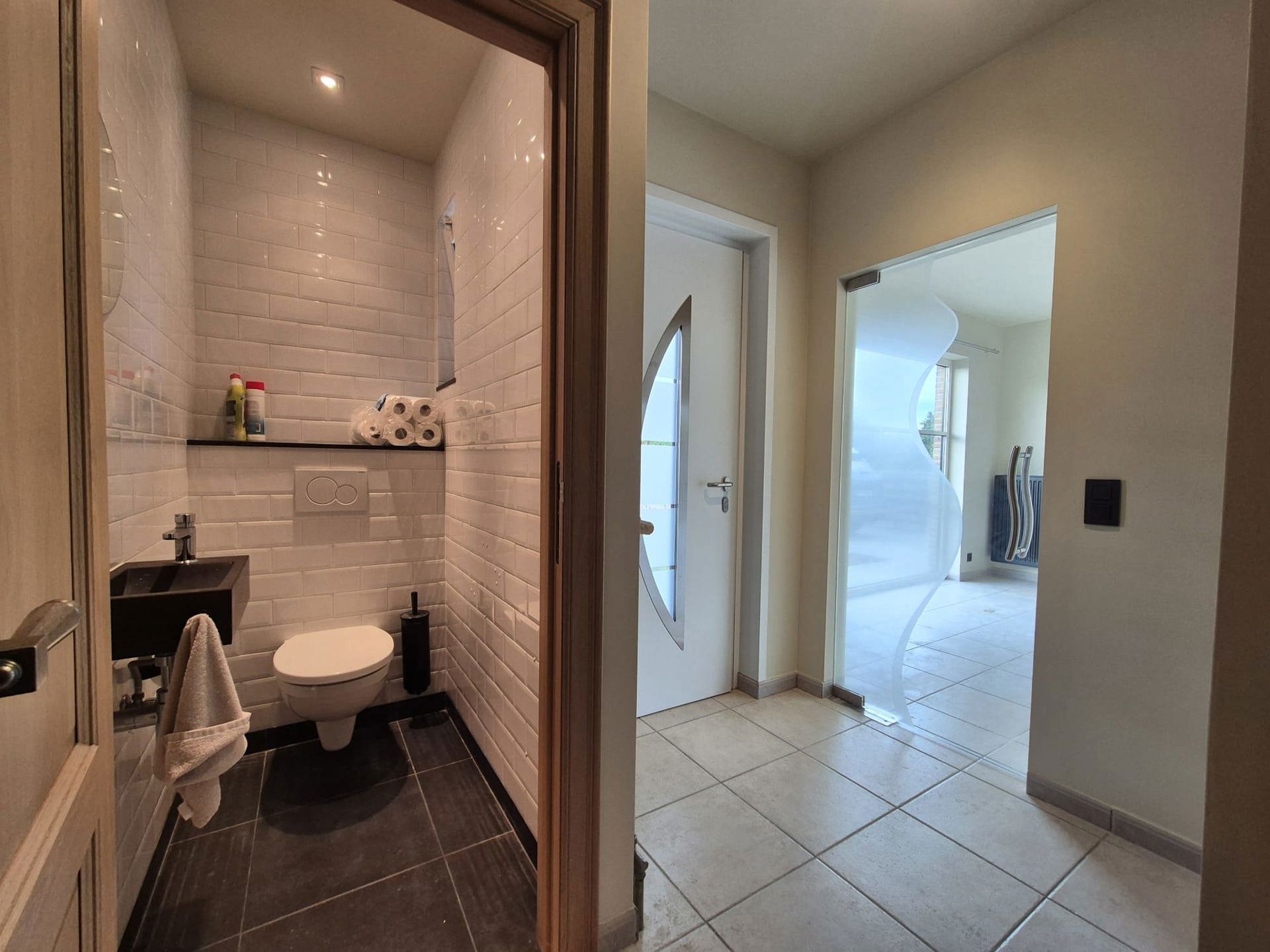 Instapklare halfopen bebouwing met veranda en garage - foto 4